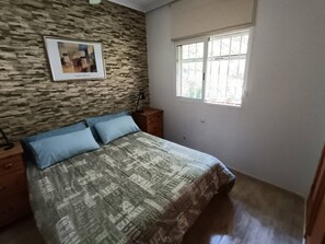 Chalet, 3 Bedrooms, Smoking, Balcony | 3 bedrooms - Semi-detached Villa in Private Residential With Pool (Pilar de la Horadada)