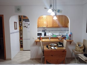 Nhà gỗ, 3 phòng ngủ, hút thuốc, ban công | Bếp riêng