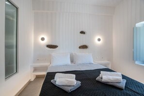 Room - Naexon Vivlos Stone Escape Apartment with Shared Rooftop, Wi-Fi, and Air Conditioning (Βίβλος)