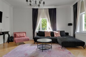 Deluxe Apartment, 1 Bedroom, City View, Beachside | Living area | 40-inch Smart TV with cable channels - Parkowa 19 - Beach & Chill Sopot (Sopot)