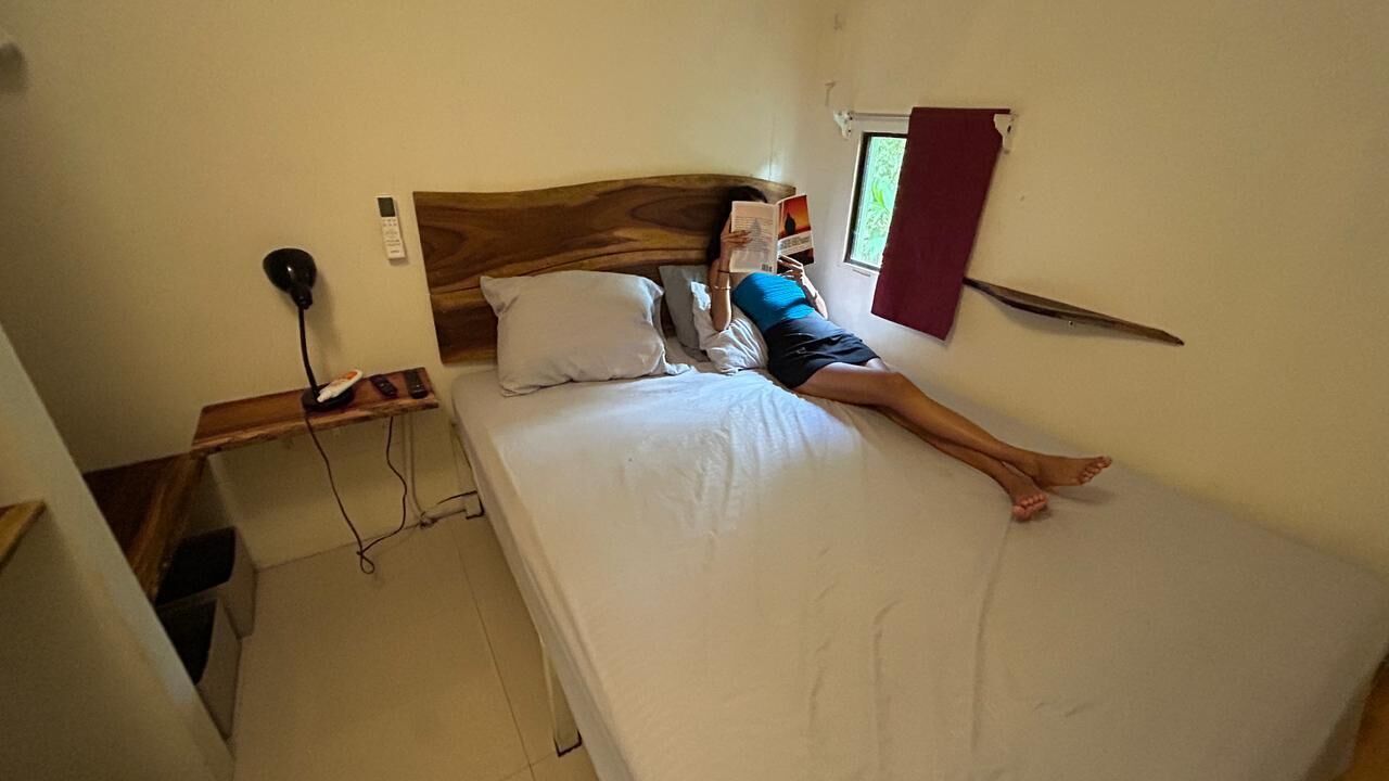 WiFi, bed sheets