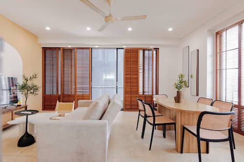 2 Bedroom Apartment Double & Twin Beds with City View | Living area