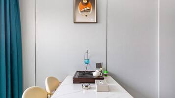 Comfort Quadruple Room, City View | Dining