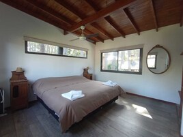Cabana, varanda | Cofres nos quartos, cortinas blackout, Wi-Fi de cortesia