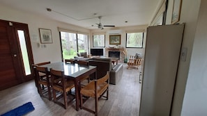 Chalet rustique, patio | Aire de séjour