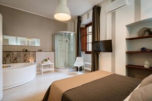 Superior Apartment | Blackout drapes, iron/ironing board, free WiFi