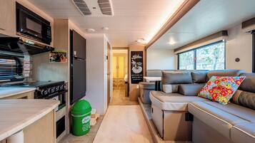 Mobile Home, Pets Allowed | Living area