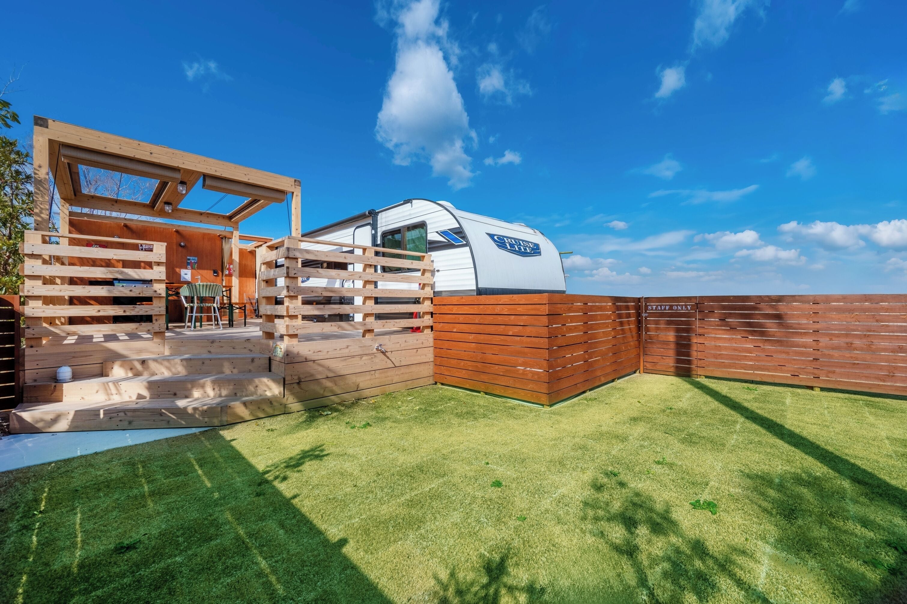 Mobile Home, Non Smoking, Pets allowed (Mahalo) | Property grounds
