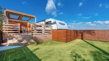 Mobile Home, Non Smoking, Pets allowed (Mahalo) | Property grounds