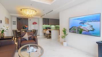 Appartement, 3 chambres, vue ville (3 Bedroom Apartment With City View) | Coin séjour