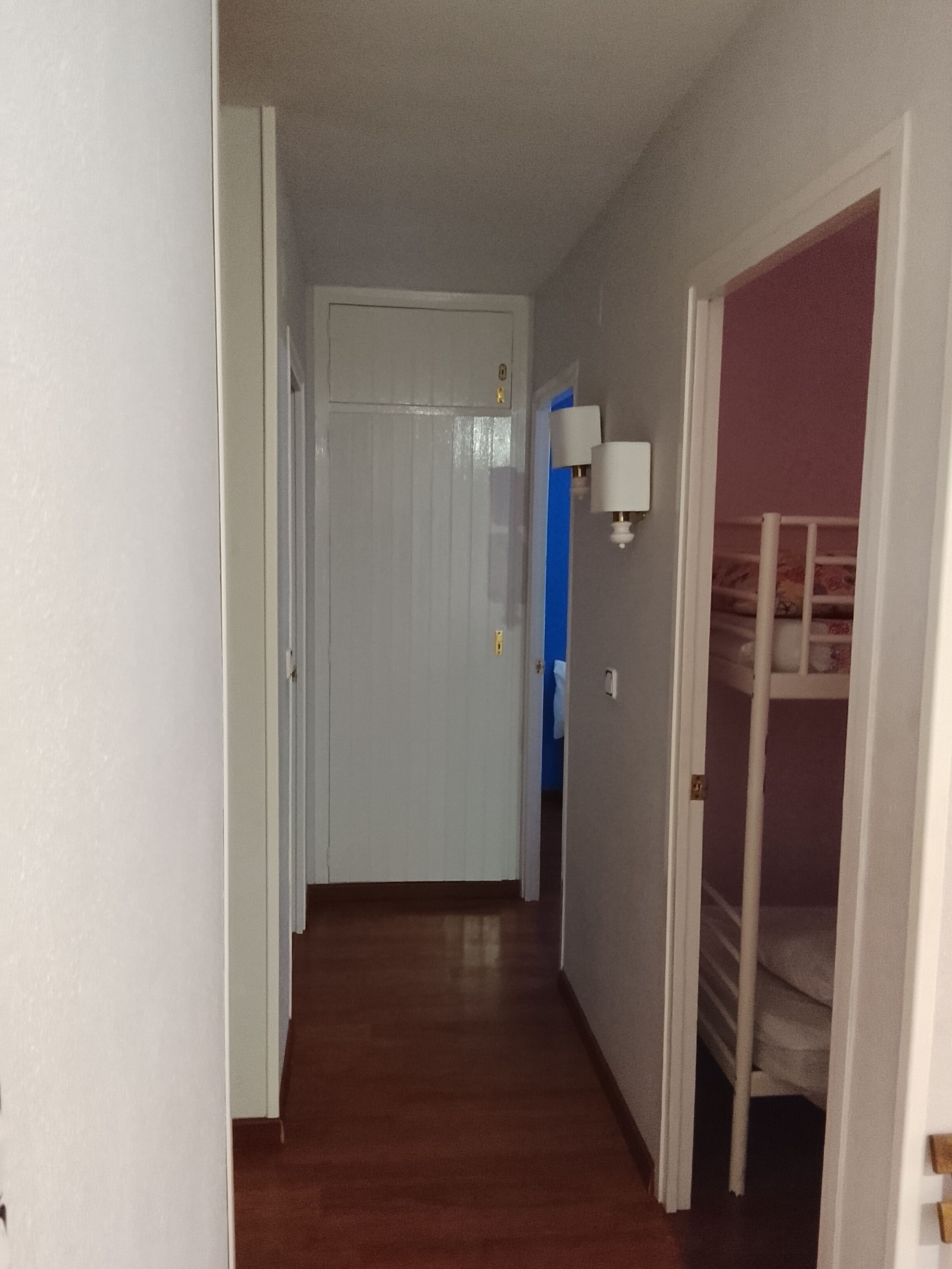 Iron/ironing board, free WiFi