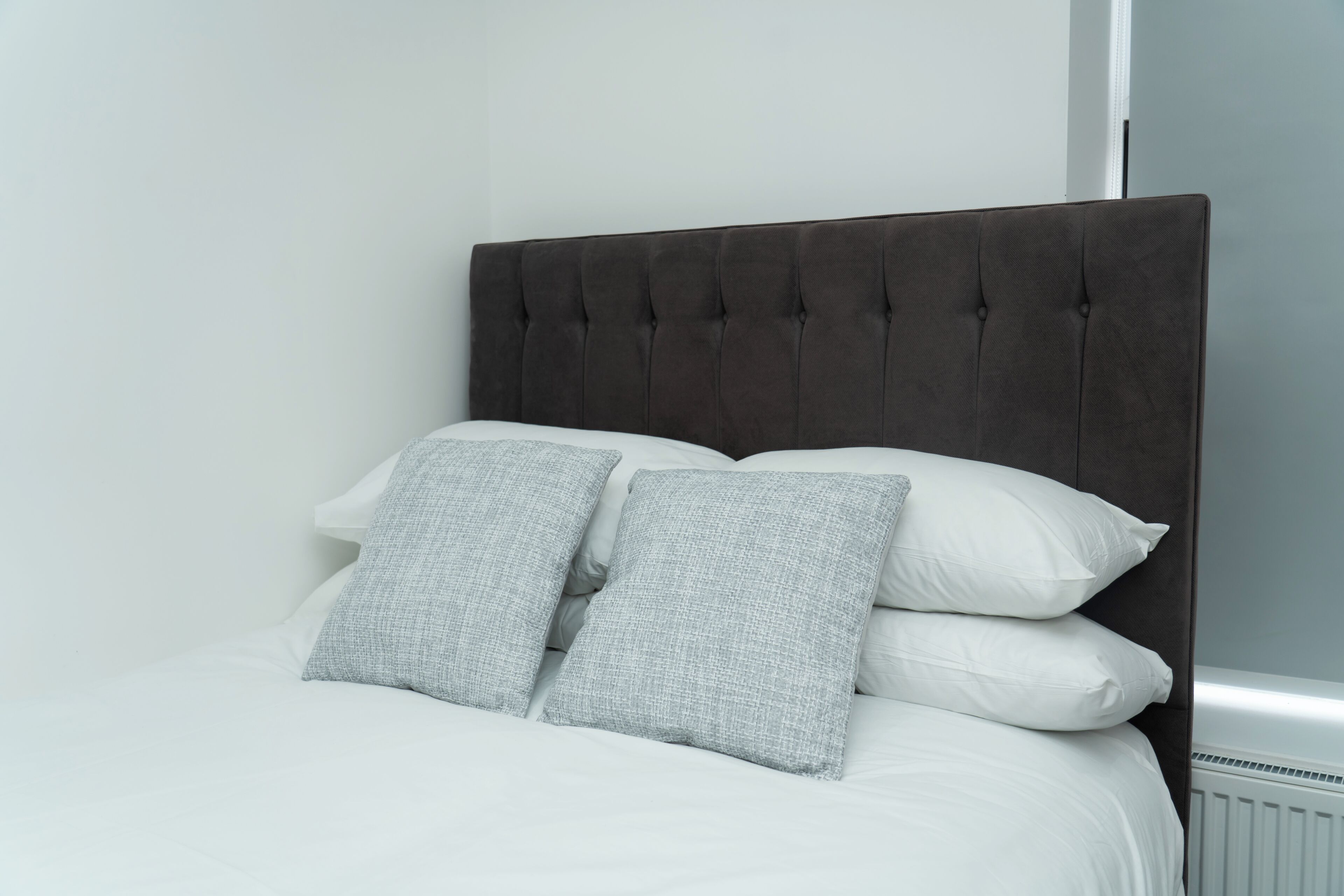 Iron/ironing board, Internet, bed sheets