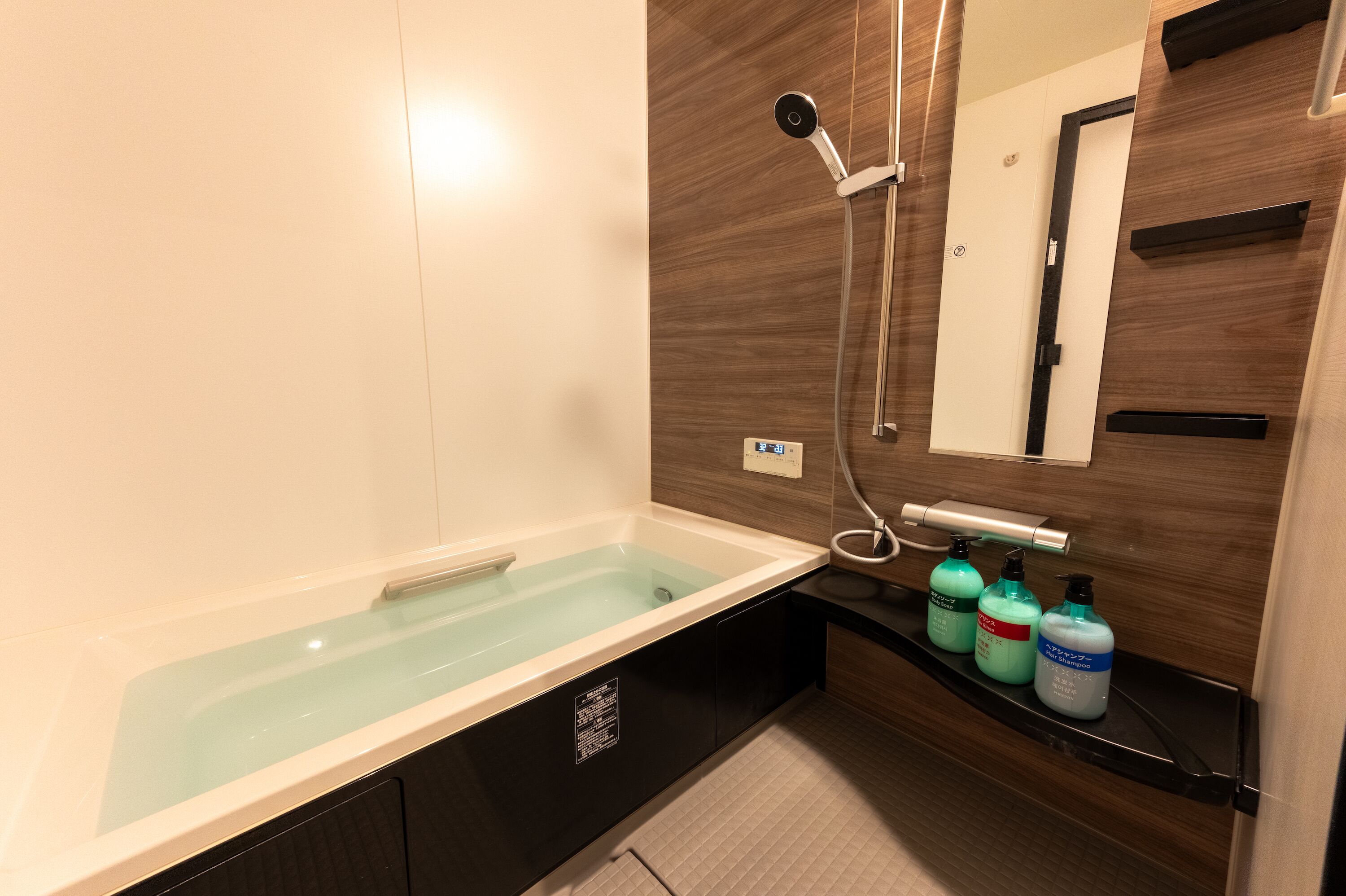 Villa | Bathroom | Separate bathtub and shower, hair dryer, towels, shampoo