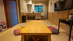 Unclassified image, 4 of 12, button - Irodori Hotel MOMO (fukuokashi,hakataku,katakasu)