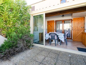 Outdoor dining - Cozy pavilion, pets welcome, parking - 4 guests (Gruissan)