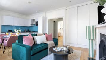 City Apartment, 1 Double Bed with Sofa bed, Non Smoking, City View | Living area | 50-inch Smart TV with satellite channels