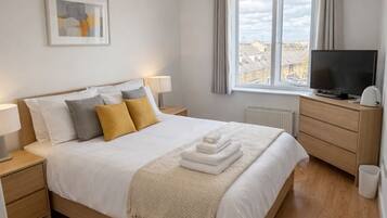 Iron/ironing board, WiFi, bed sheets