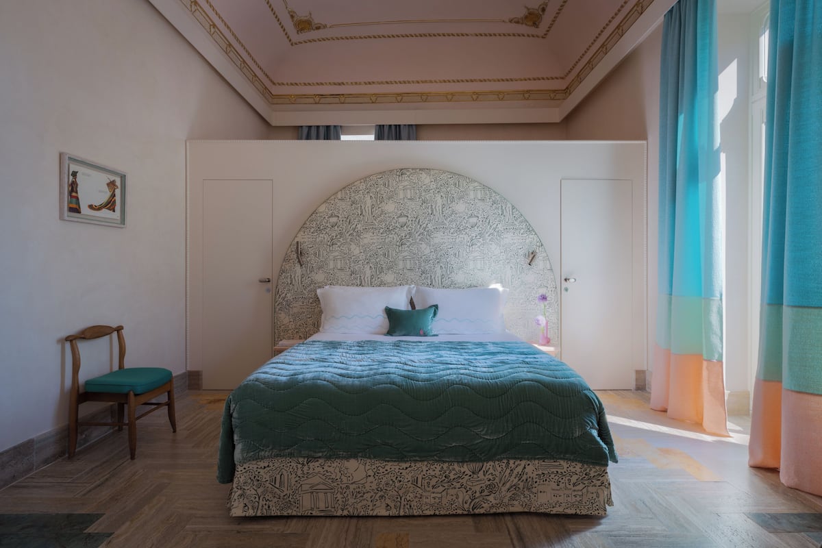 Suite | Premium bedding, minibar, in-room safe, WiFi (free)