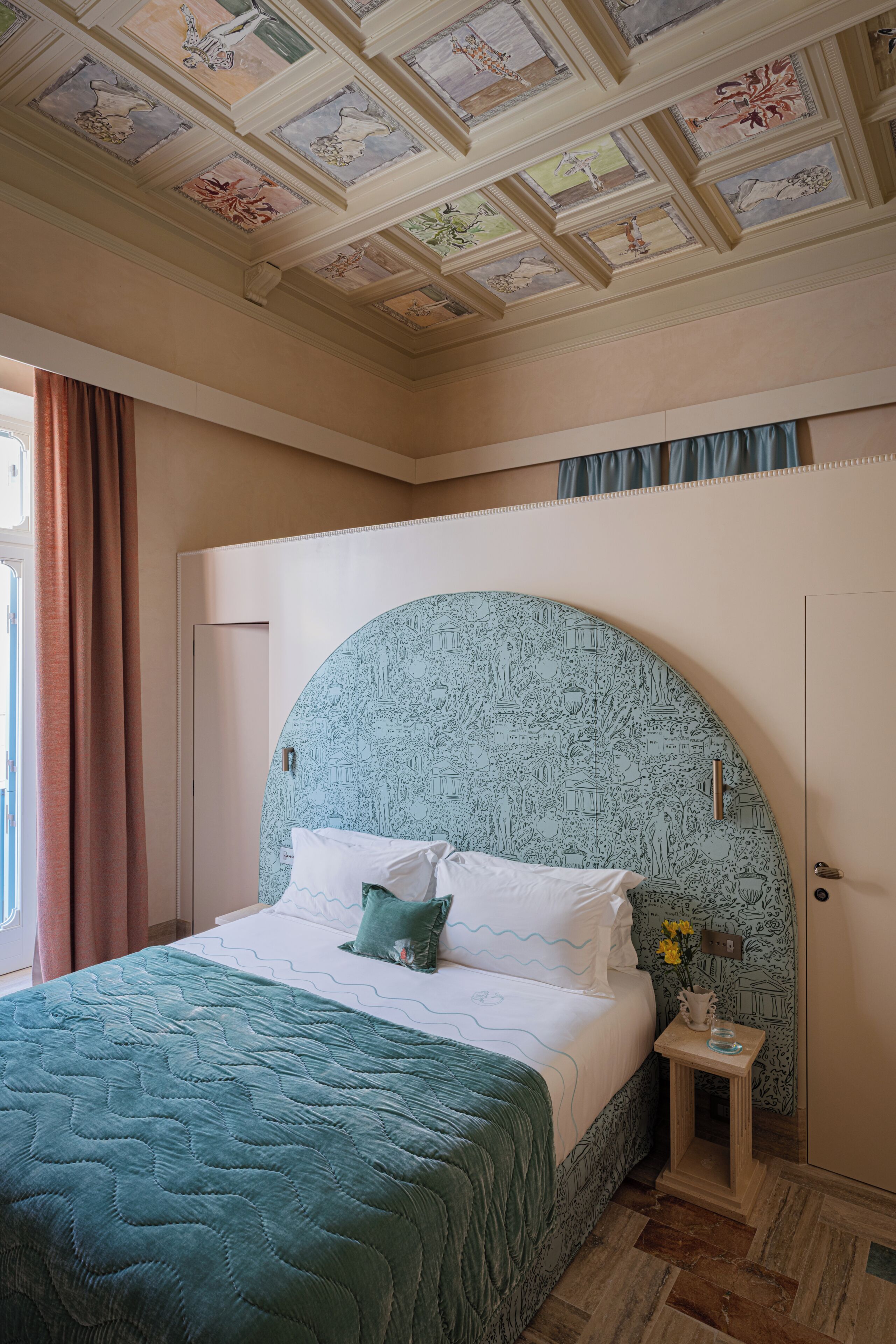 Premium bedding, minibar, in-room safe, free WiFi