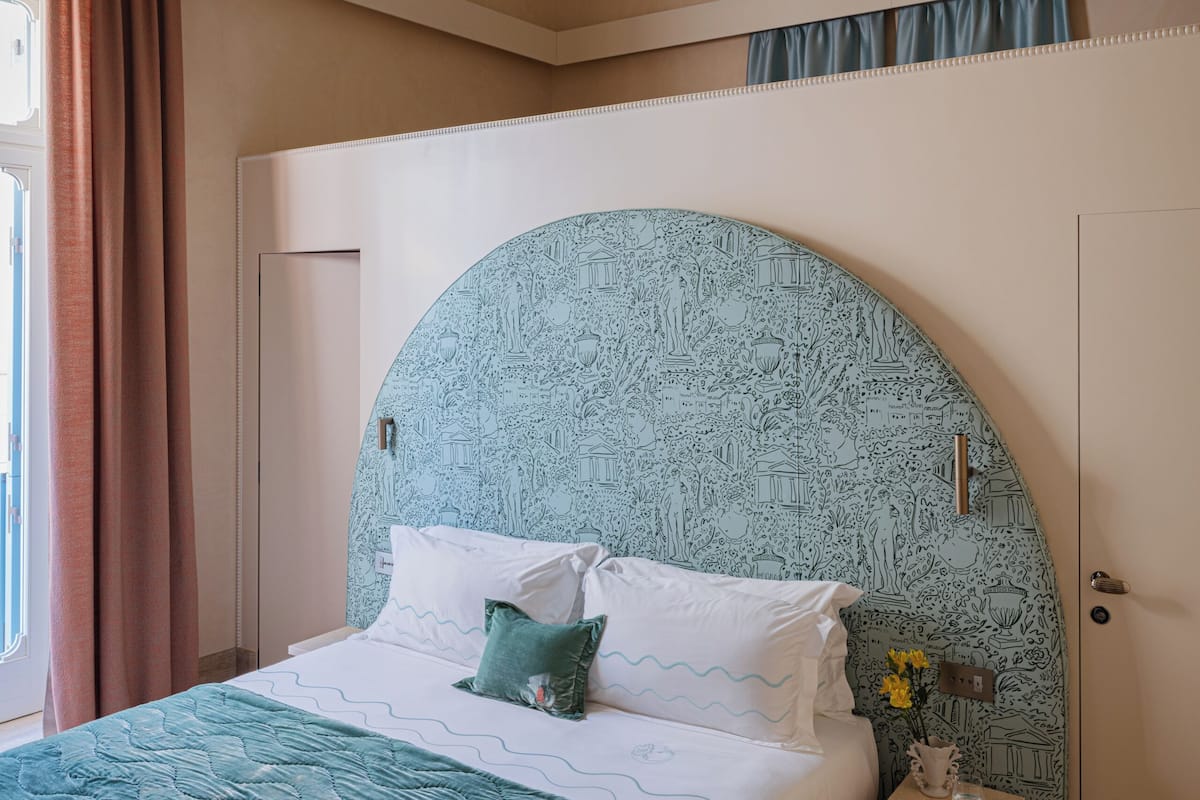 Habitación doble Deluxe | Ropa de cama de alta calidad y minibar