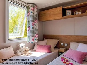 Room - Vrbo Property (Hostens)