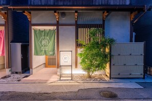 Front of property - Irodori Hotel YANAGI (fukuokashi,hakataku,katakasu)