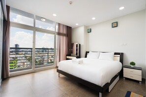3 Bedroom Apartment With City View