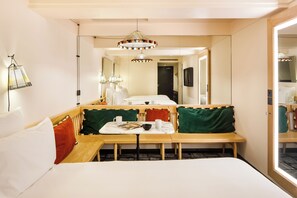Triple Room | In-room safe, desk, laptop workspace, blackout curtains - ARK Shoreditch (London)