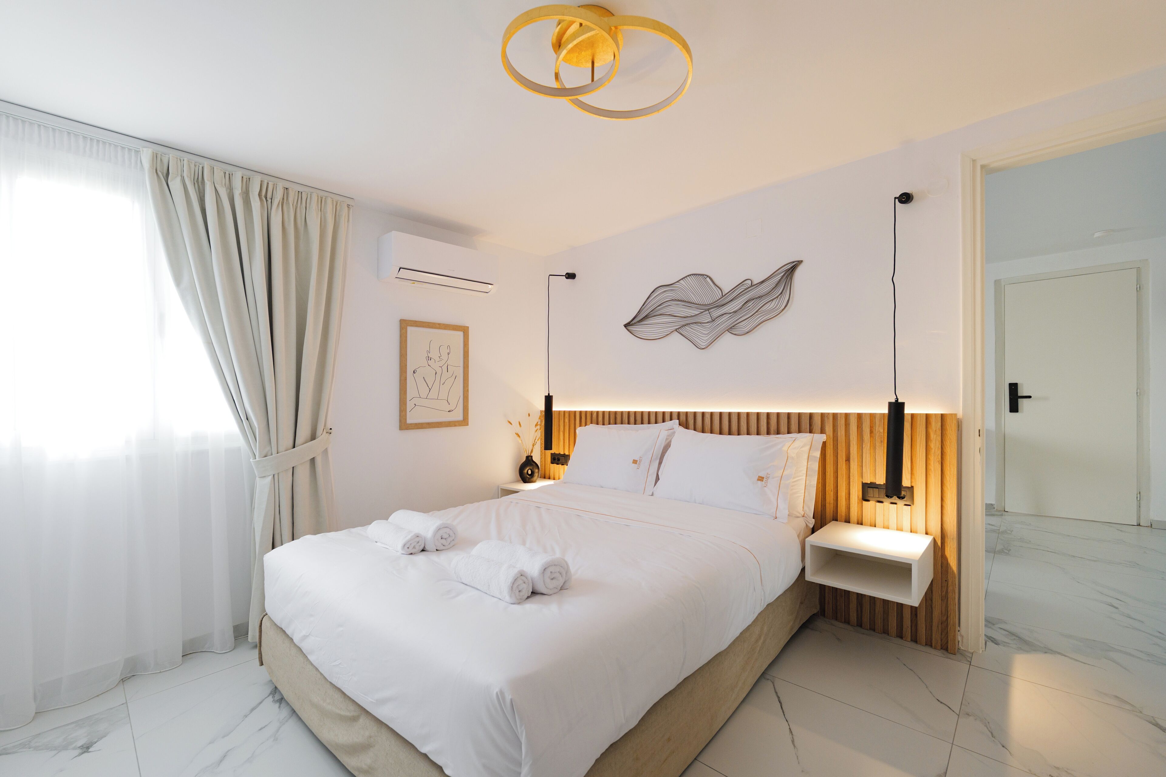 In-room safe, laptop workspace, blackout curtains, soundproofing