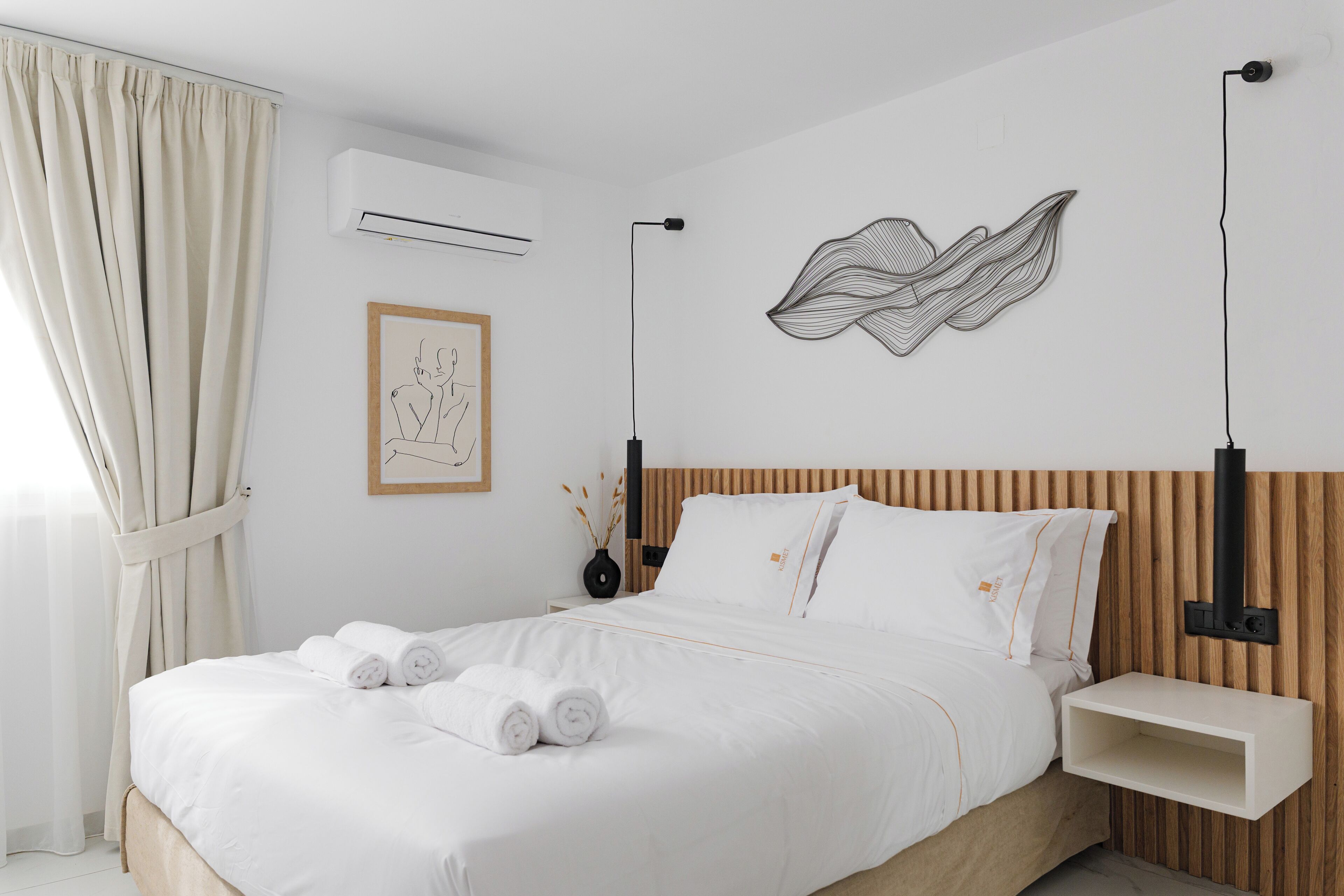 Comfort Suite | In-room safe, laptop workspace, blackout drapes, soundproofing