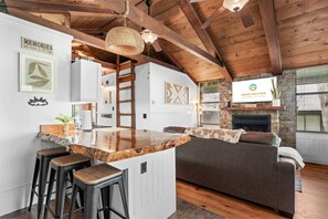 House, Multiple Beds, Patio, Garden View (Whispering Bass Lodge) | Interior - Whispering Bass Lodge 3bdr (Kimberling City)