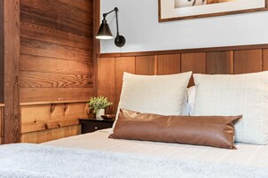 House, Multiple Beds, Patio, Garden View (Whispering Bass Lodge) | 3 bedrooms, individually decorated, individually furnished, bed sheets