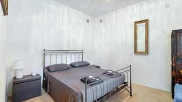 1 slaapkamer, een strijkplank/strijkijzer, wifi, beddengoed