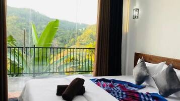 Double Room, Balcony, Mountain View