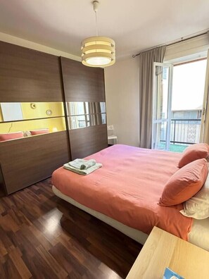 Room - Vrbo Property (Sesto Calende)