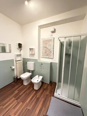 Bathroom - Vrbo Property (Sesto Calende)