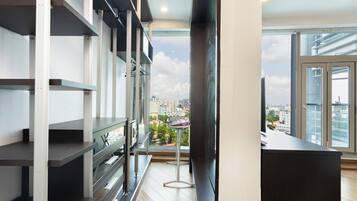 2 Bedroom Apartment With City View | SisÀtilat