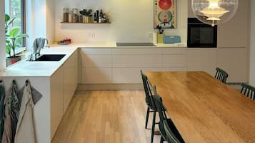 Microonde, forno, lavastoviglie, macchina per tè/caffè