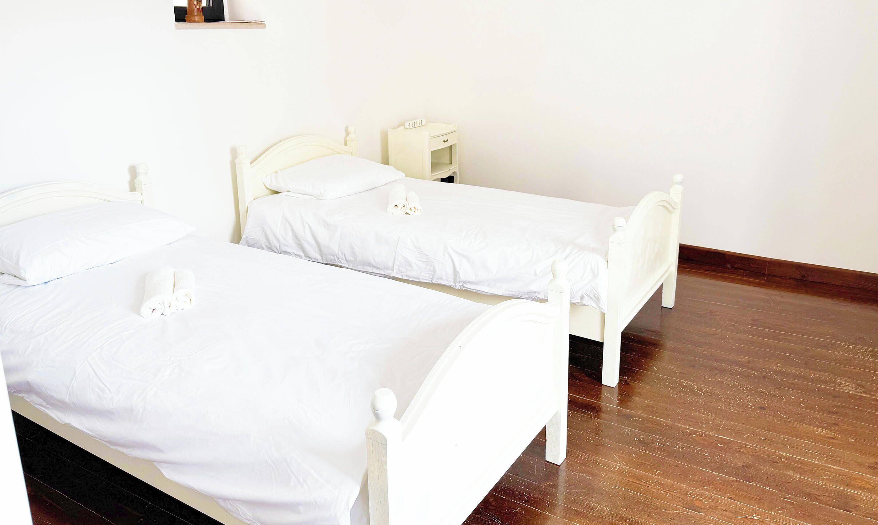 WiFi, bed sheets