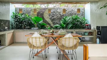 Luxury-Villa, 2 Schlafzimmer, eigener Pool | Esszimmer
