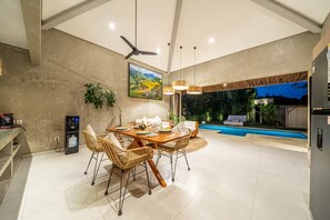 Dining - Honey Mandarin Villa (Kuta Utara)