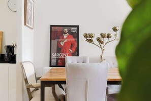 Dining - 1BD Canal Side Retreat in East London (Greater London)