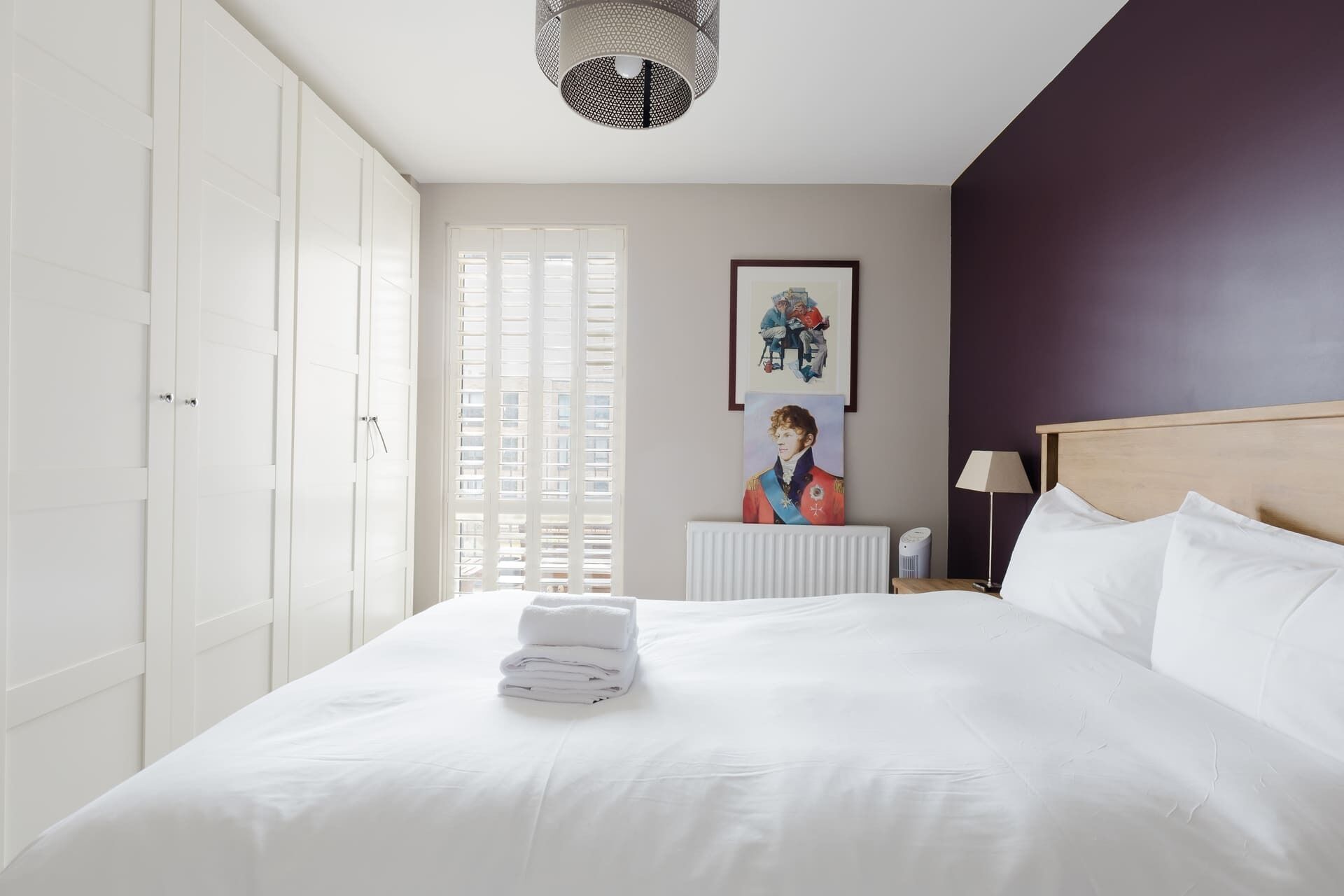Iron/ironing board, internet, bed sheets