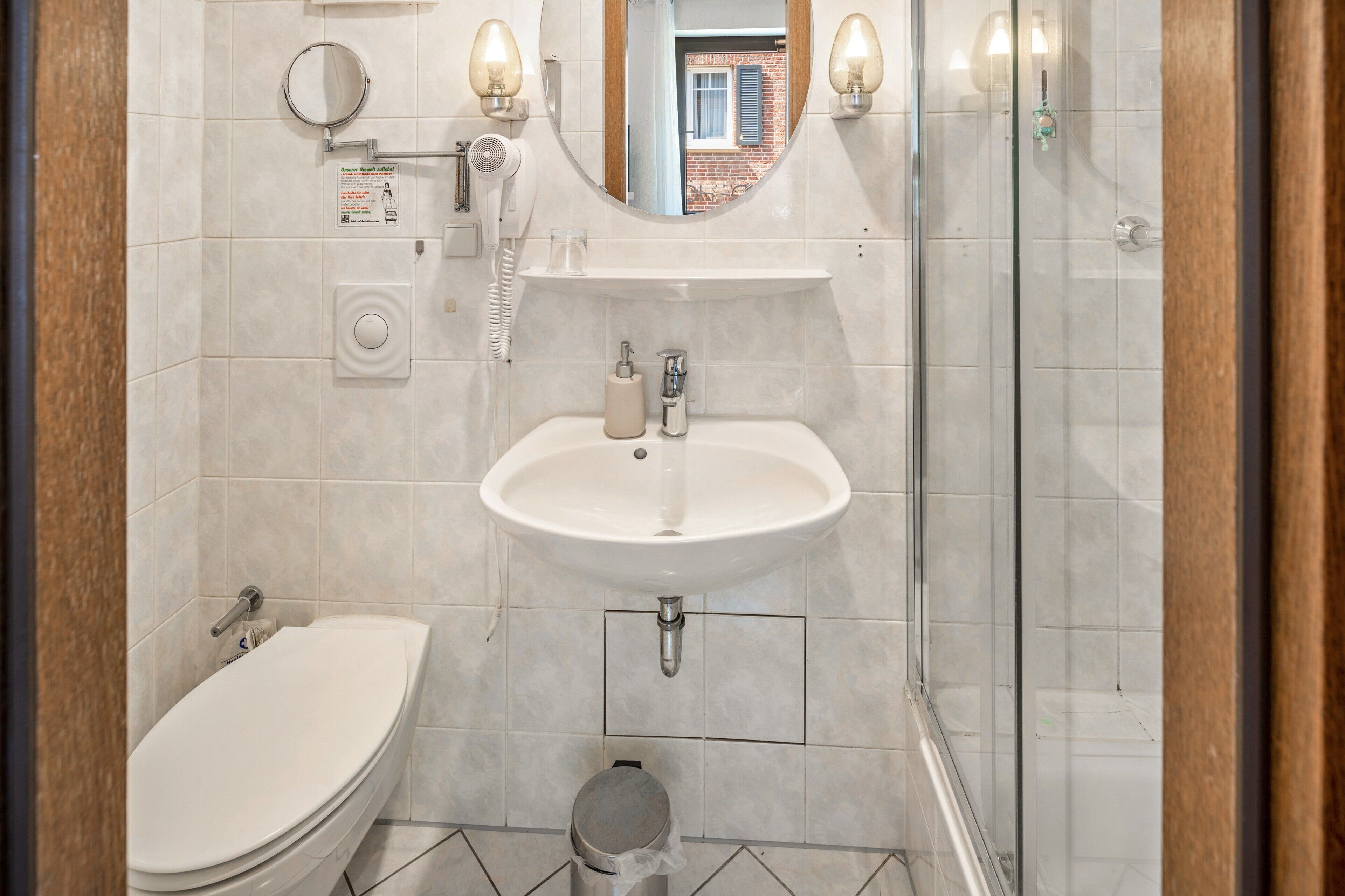 Shower, towels