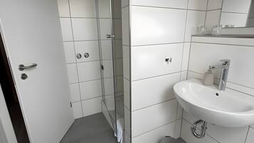 Shower, towels