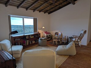 Family Villa, Five Bedrooms, Countryside View | Interior