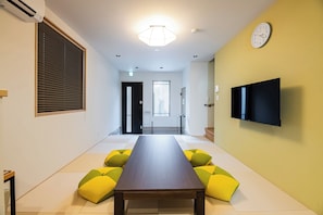 Villa | Living area - Irodori Hotel KOU (fukuokashi,hakataku,taihakumachi)