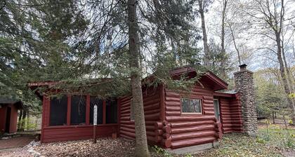 3-bedroom across from Big Glen Lake Dog ok