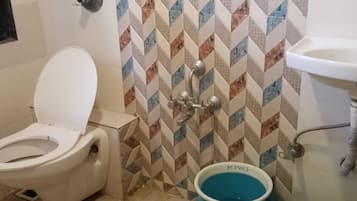 Deluxe Double Room, City View | Bathroom