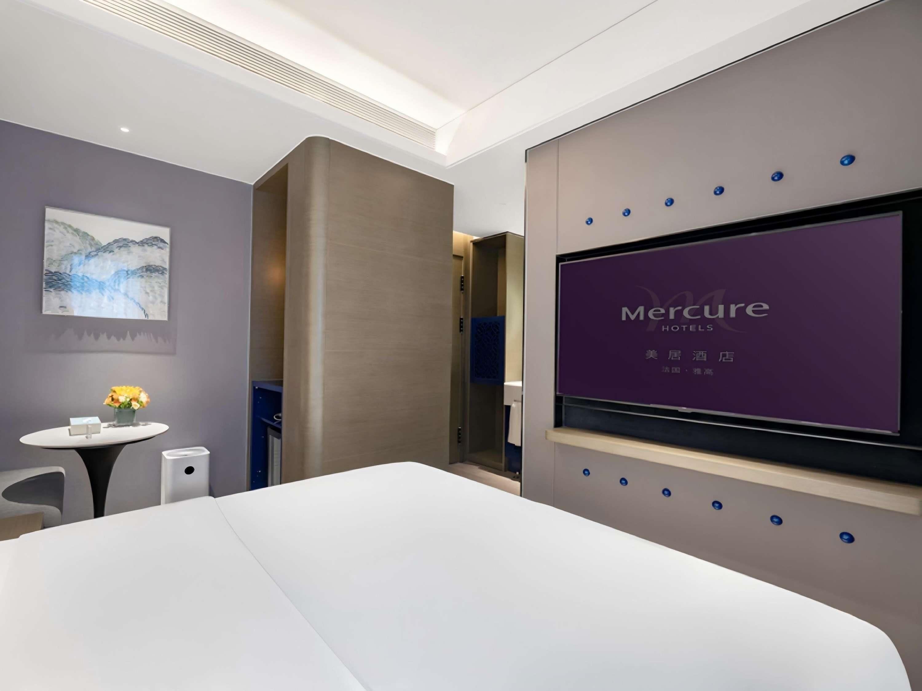 Standard Room, 1 Queen Bed